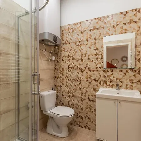 Cozy In Akacfa St, Sun *