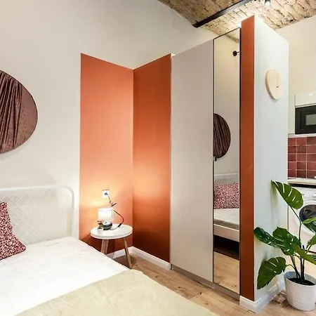 Διαμέρισμα Cozy In Akacfa St, Sun Βουδαπέστη