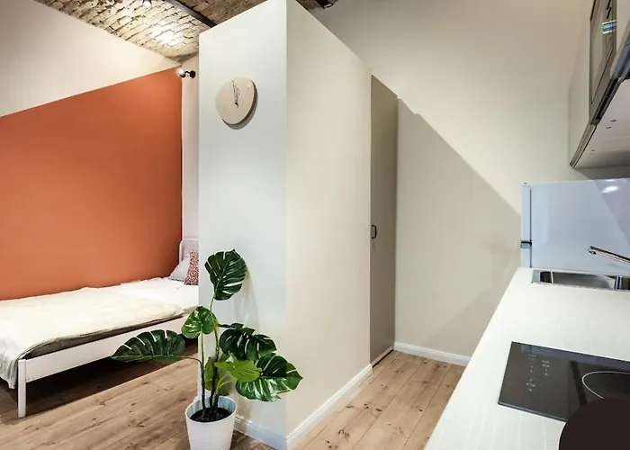 Апартаменты Cozy In Akacfa St, Sun *